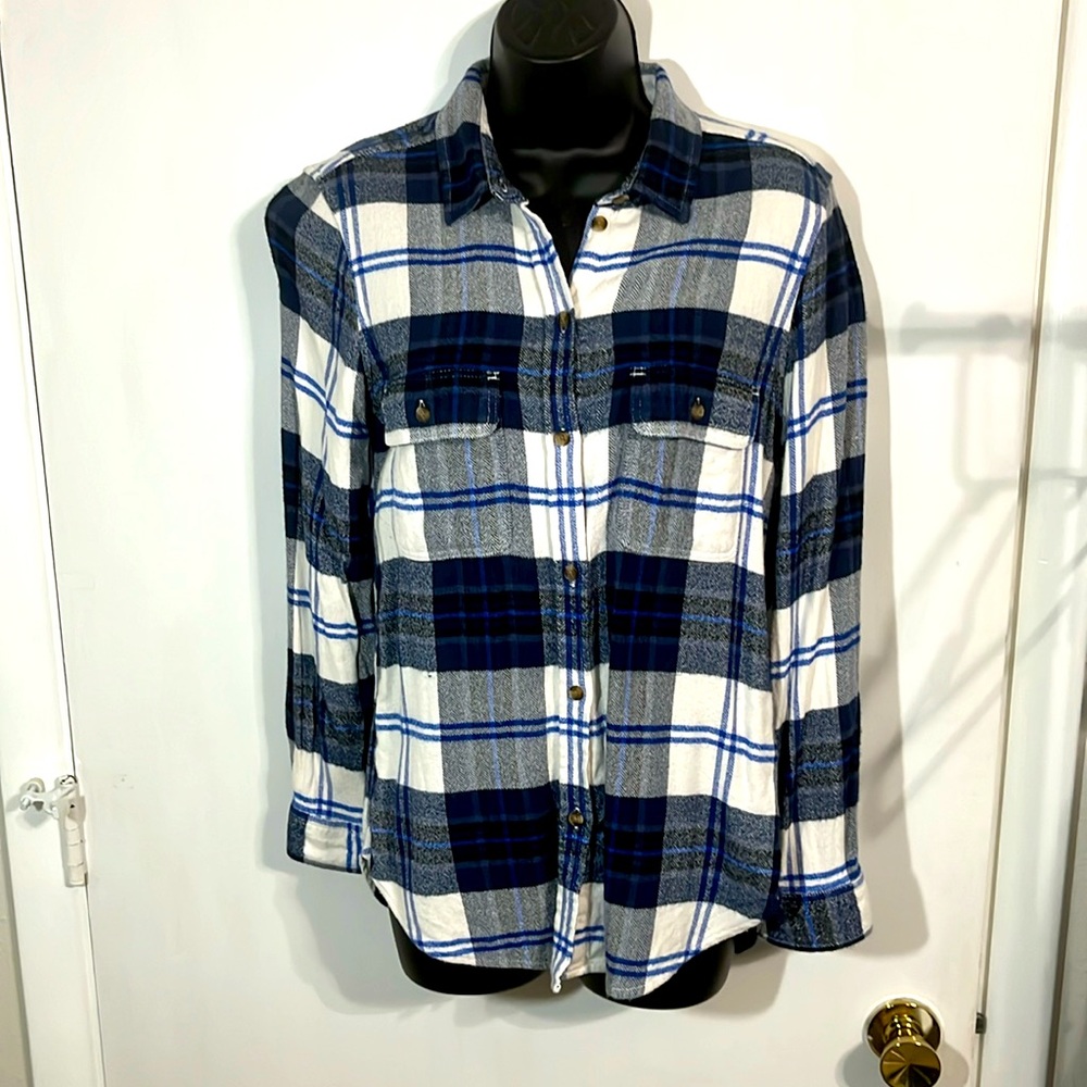 American Eagle outfitters women’s flannel shirt plaid button up size medium
